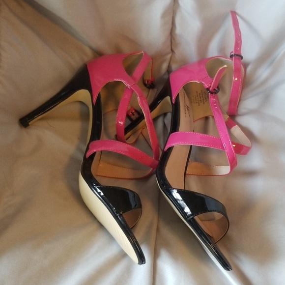 Black/Pink Worthington heels - Picture 8 of 8